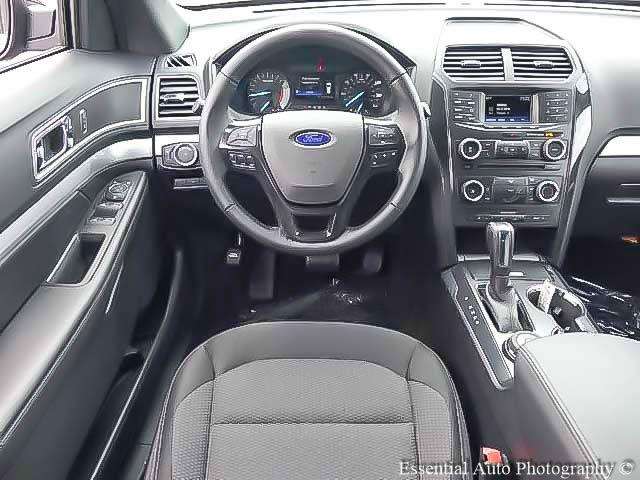 Ford Explorer 2017 photo 12